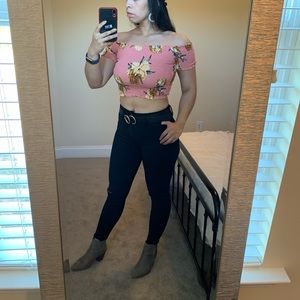 BRAND NEW FLORAL CROPPED TOP